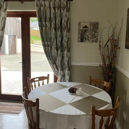 Steeple View Donegal - Newly Renovated In 2023 Couette-café