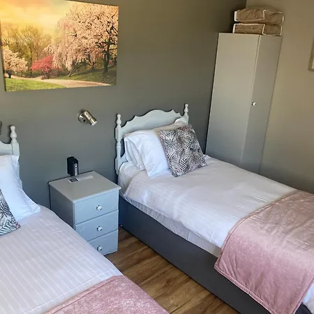 Steeple View Donegal - Newly Renovated In 2023 Bed & Breakfast