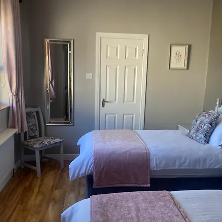 Steeple View Donegal - Newly Renovated In 2023 Bed & Breakfast *